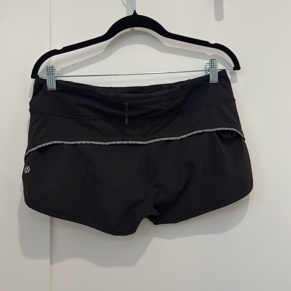 Lululemon speed short with reflectors. Size 6